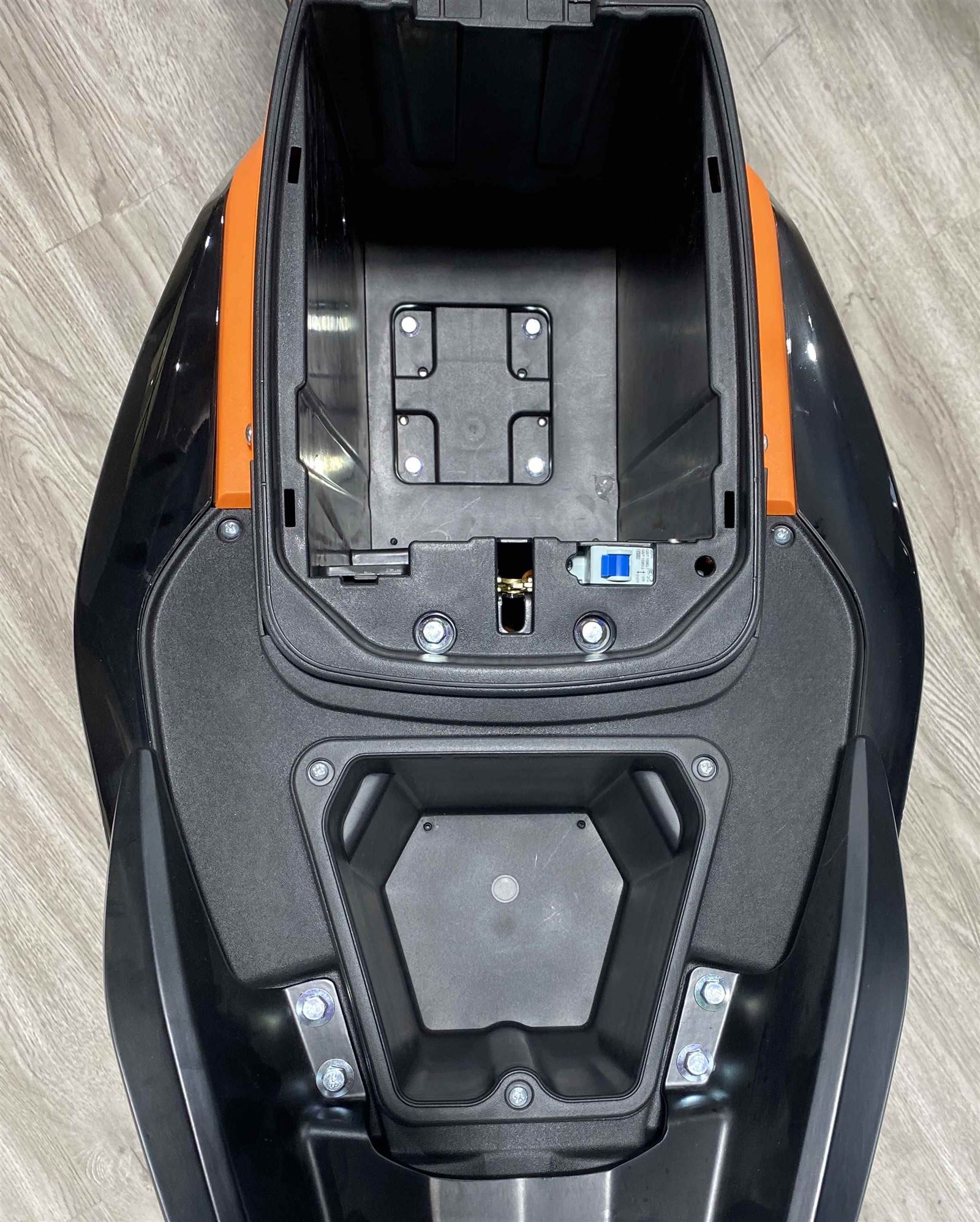2023050509381417 2023050509381417